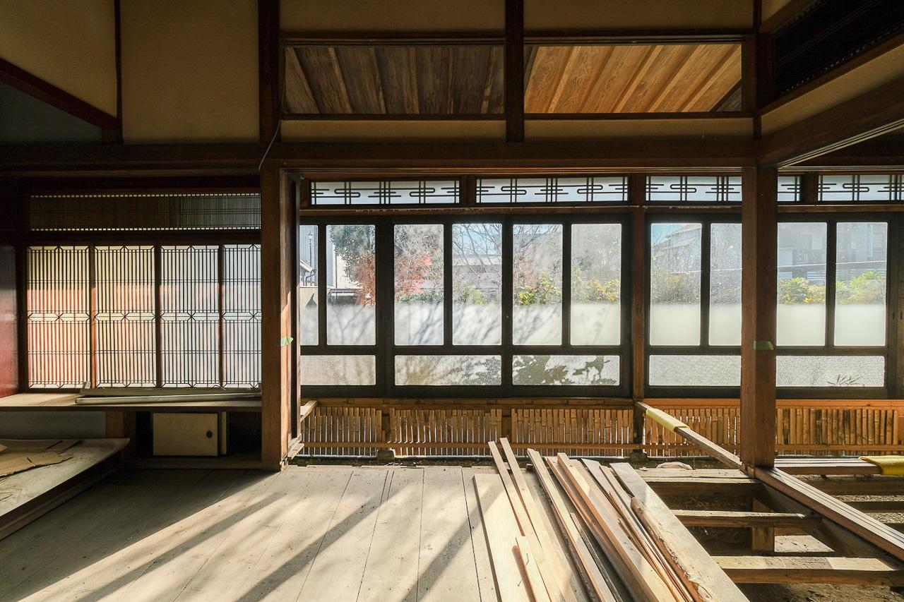 うきは市吉井町の賃貸物件/木製の窓枠がかっこいい。