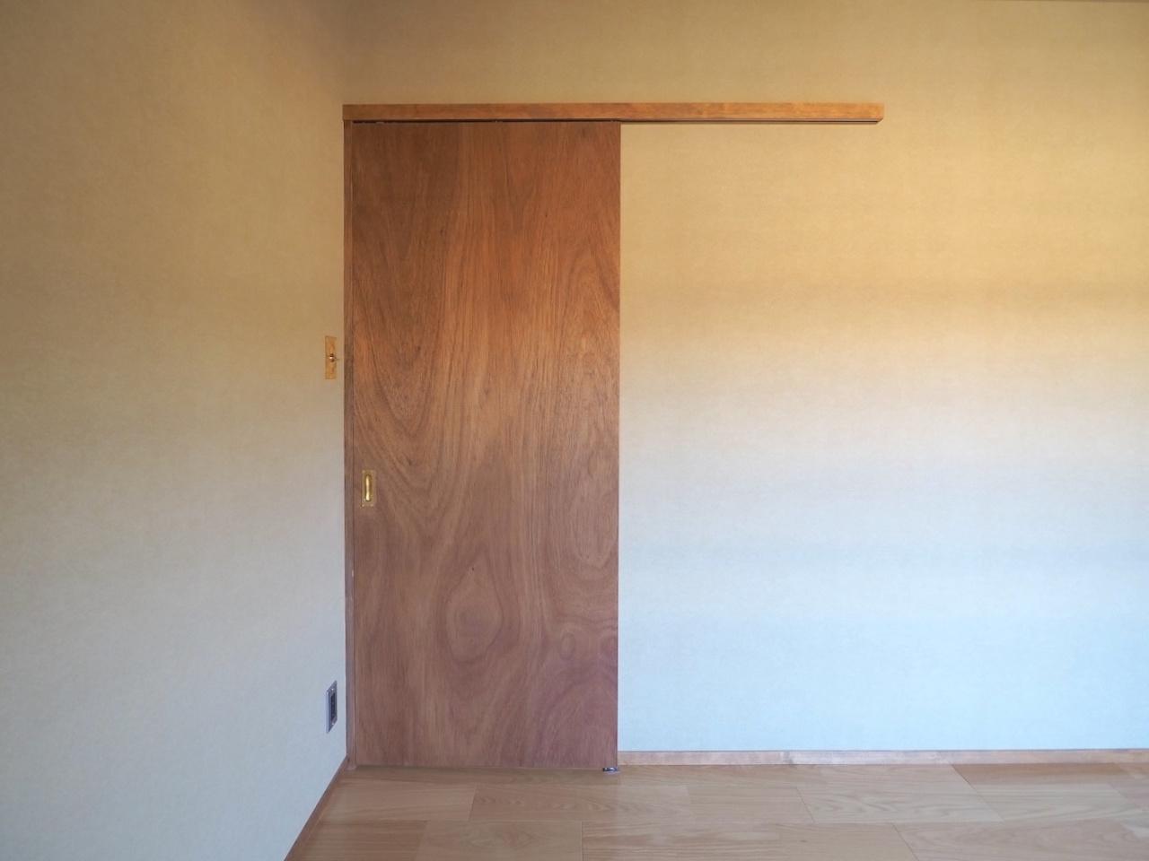 福岡市中央区赤坂の売買物件/建具のセレクトもいい感じ。