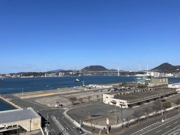 北九州市門司区西海岸の賃貸物件/関門海峡を行き交う船を眺める