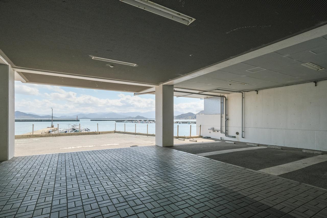 福岡市西区宮浦の賃貸物件/敷地内駐車場。