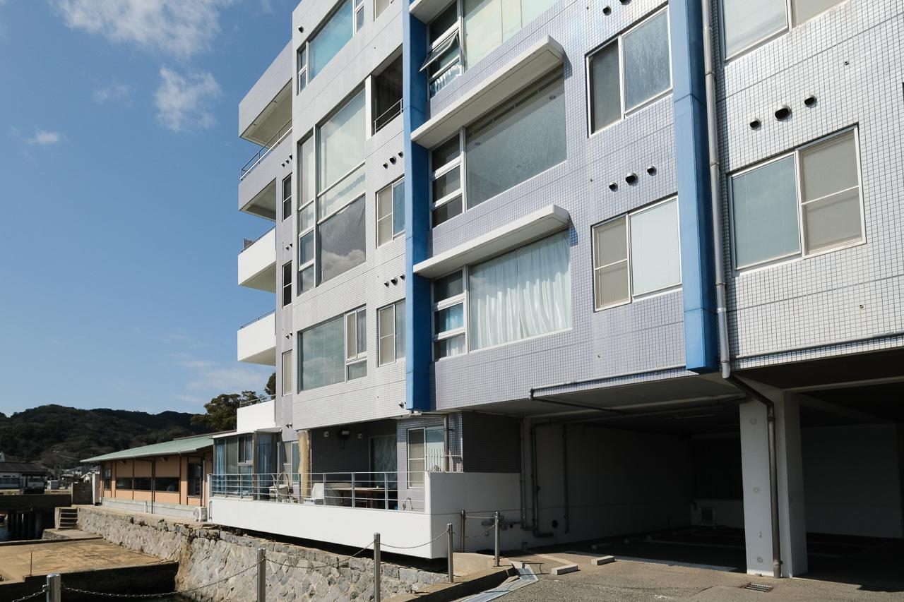福岡市西区宮浦の売買物件/この海との近さ、伝わりますか。