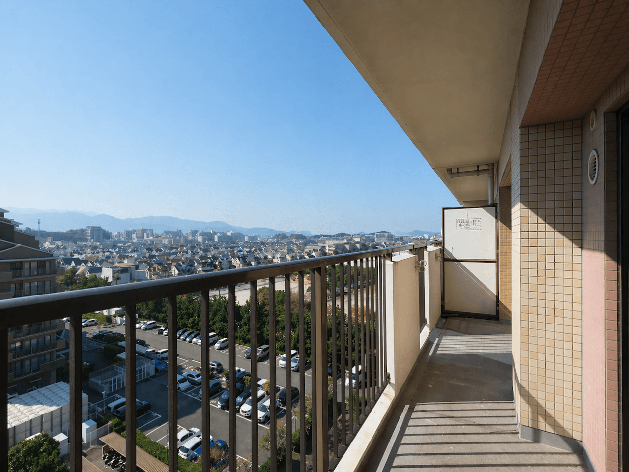 福岡市西区愛宕浜の売買物件/南向きバルコニー。こちらはこちらで抜け感があって気持ち良い。
