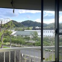 北九州市⼩倉南区志徳の売買物件/2Fからの眺め。山々が見えます。