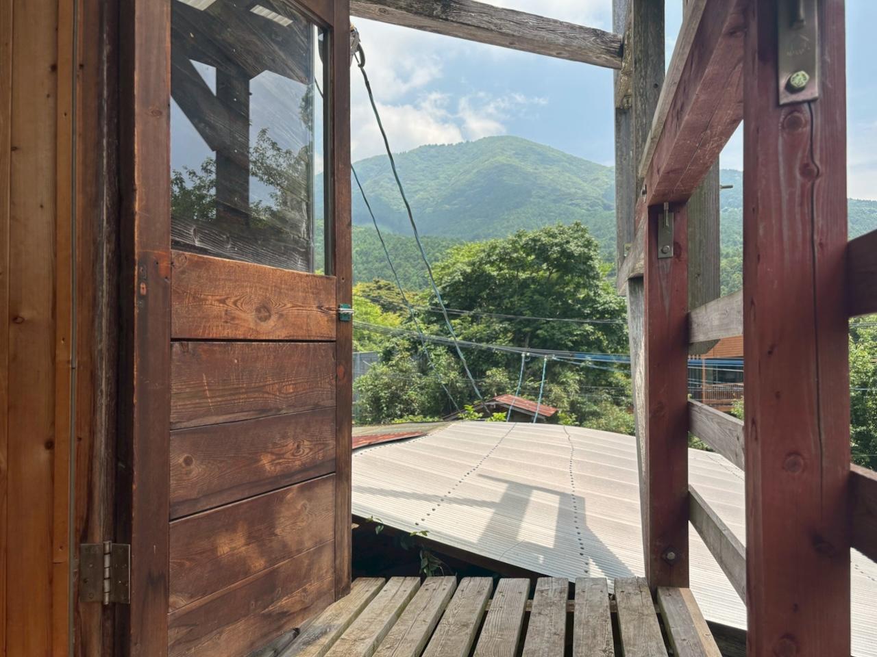 糸島市二丈吉井の売買物件/2階デッキ。この先の屋根の上にもデッキを延長したい！