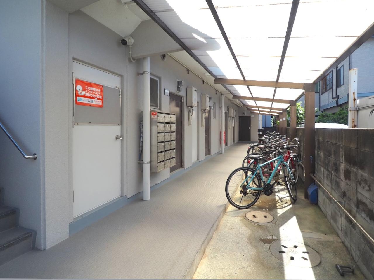 福岡市中央区平尾の賃貸物件/一階の駐輪場。
