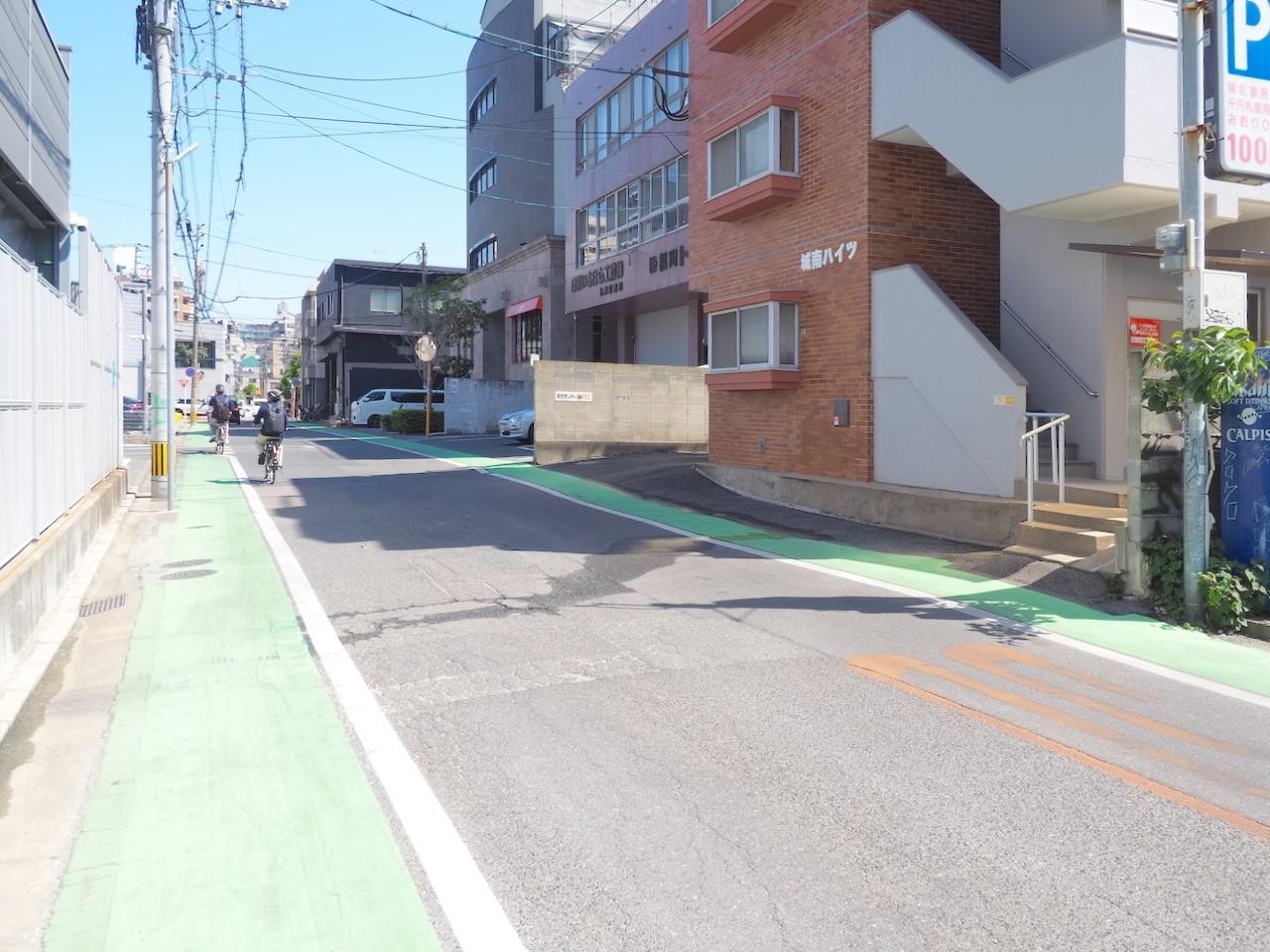 福岡市中央区平尾の賃貸物件/高宮通りから一つはいった通り。