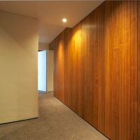 福岡市中央区草香江の売買物件/玄関あけるとこの光景。建物全体でひとつの世界観がつくられています。