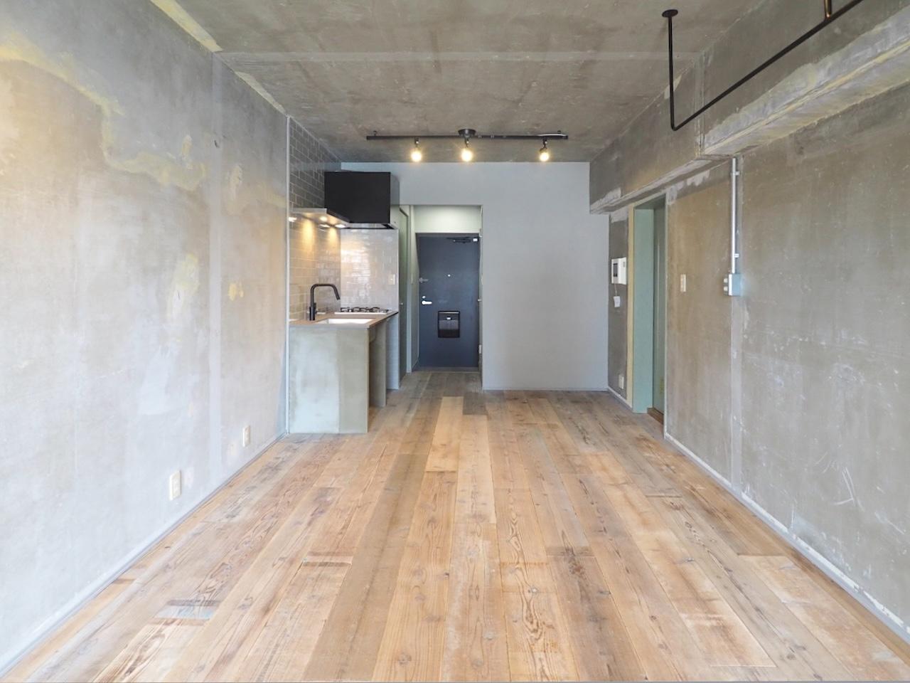 福岡市城南区別府の賃貸物件/一面足場板フローリングのお部屋。