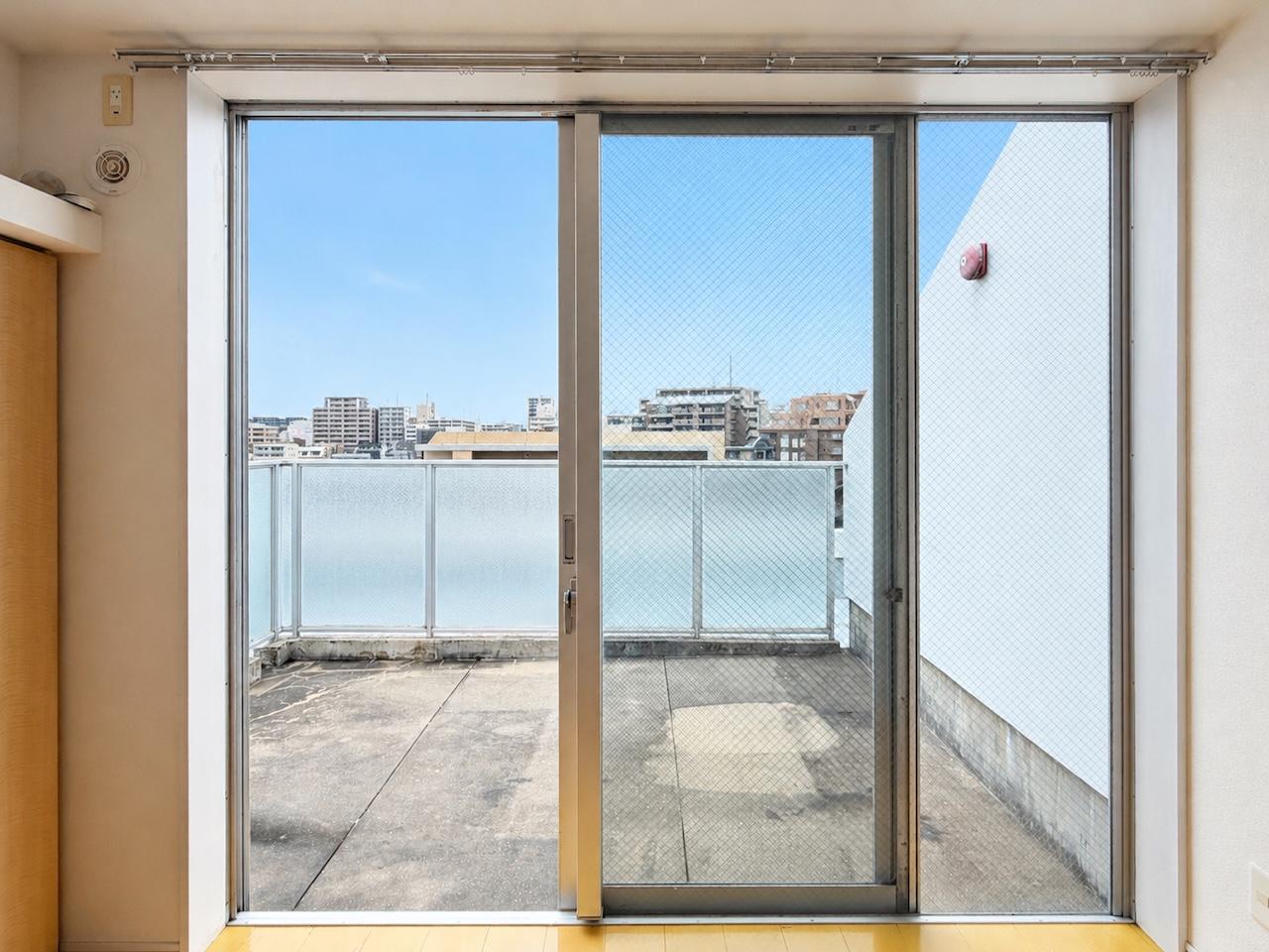 福岡市早良区高取の賃貸物件/天気の良い日にはお部屋とバルコニーを繋げるような使い方をしたいですね。