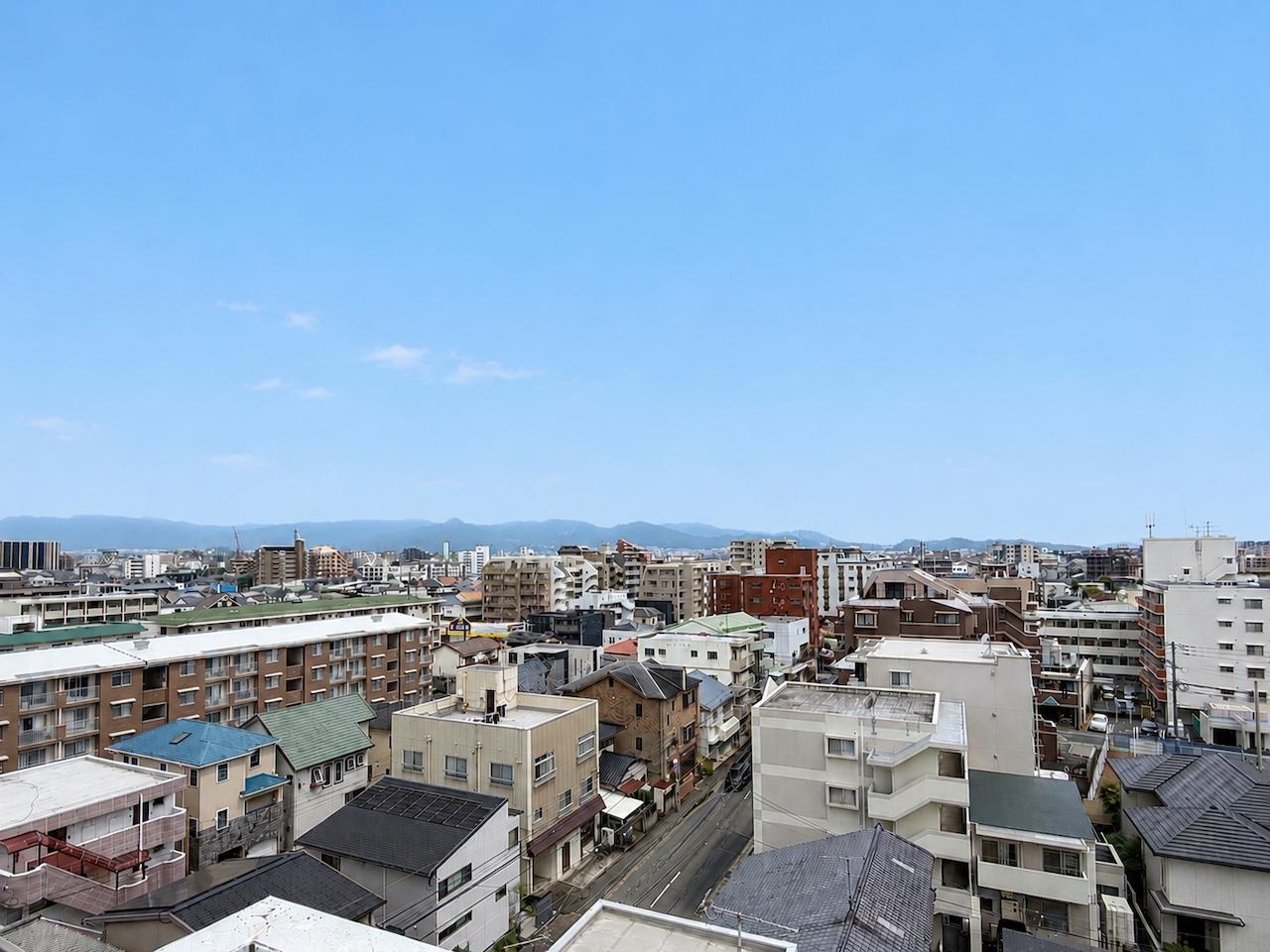 福岡市早良区高取の賃貸物件/違うアングルでは、遠くの山も見えます。