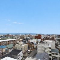 福岡市早良区高取の賃貸物件/違うアングルでは、遠くの山も見えます。