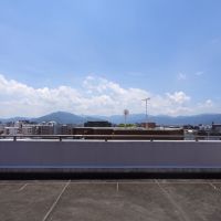 福岡市早良区室見の賃貸物件/街並みの向こうには山々が広がります。