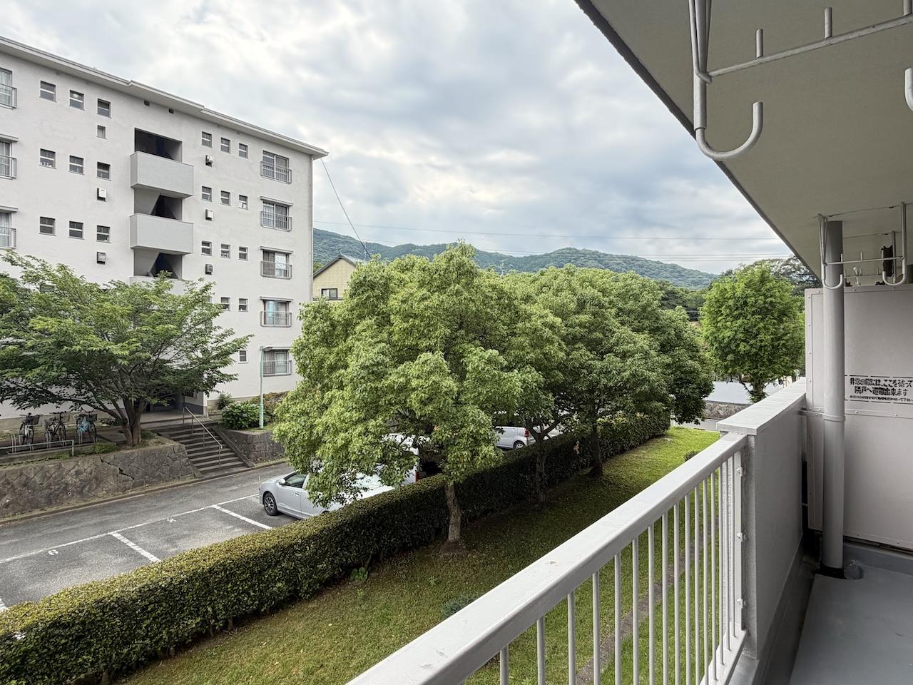 福岡市城南区東油山の賃貸物件/バルコニーからは油山が見えます。