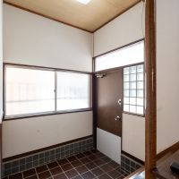 福岡市城南区荒江の賃貸物件/玄関の雰囲気、なんだか好きです。
