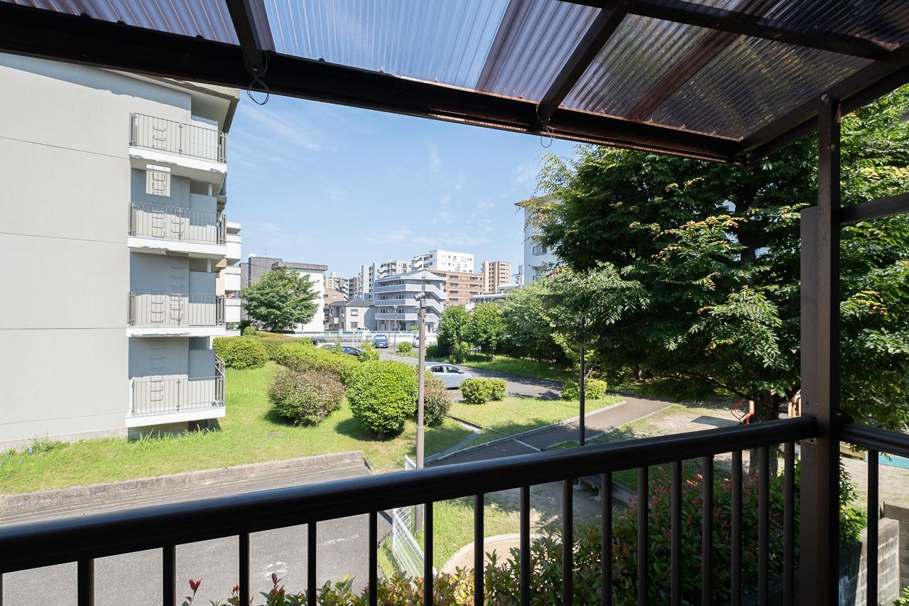 福岡市城南区荒江の賃貸物件/団地の緑が気持ちいい。