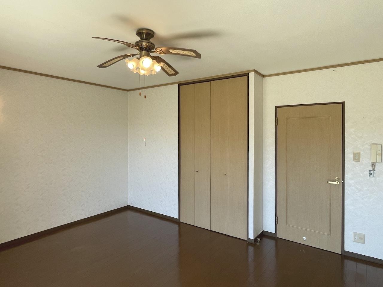 糸島市志摩船越の売買物件/収納が少なめなので、別荘使いを想定したつくりかと。