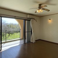 糸島市志摩船越の売買物件/天気の良い日は窓全開が気持ち良さそう。