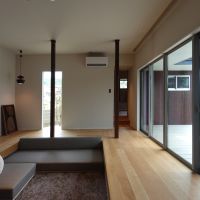 福岡市早良区野芥の売買物件/大きな窓のおかげで、明るく気持ちのいいリビングです。