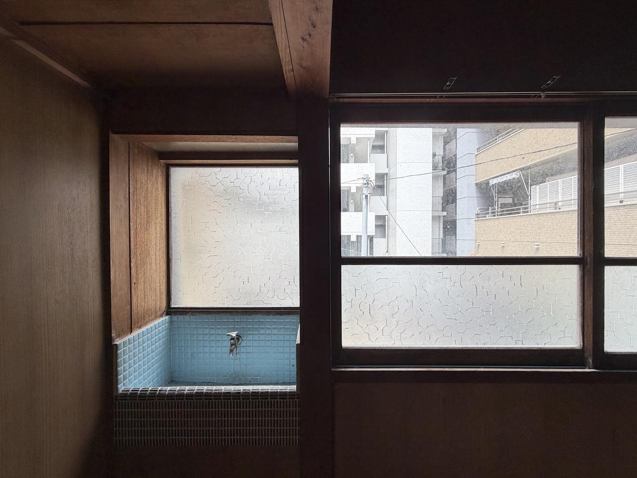福岡市中央区荒戸の賃貸物件/2階にポツンと洗面所。意外といいかも。