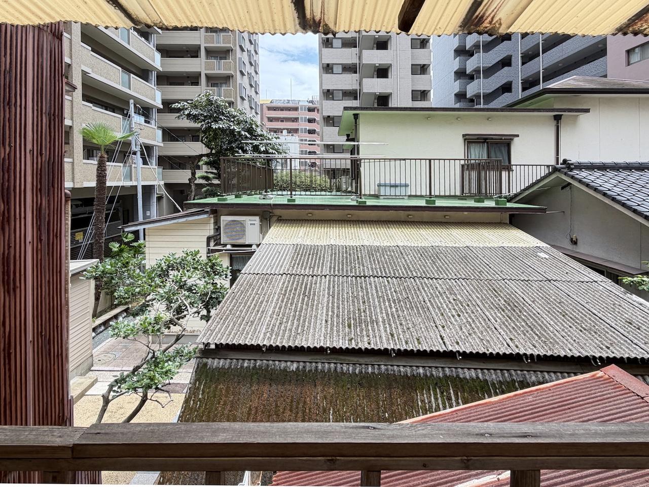 福岡市中央区荒戸の賃貸物件/景色はこんな感じ。昔は遠くまで見えたんだろうなー。