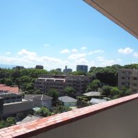 福岡市中央区赤坂の賃貸物件/アトリエから繋がるバルコニーからの東側の景色