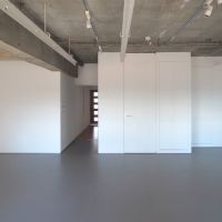 福岡市中央区赤坂の賃貸物件/奥の居住空間につながる廊下。