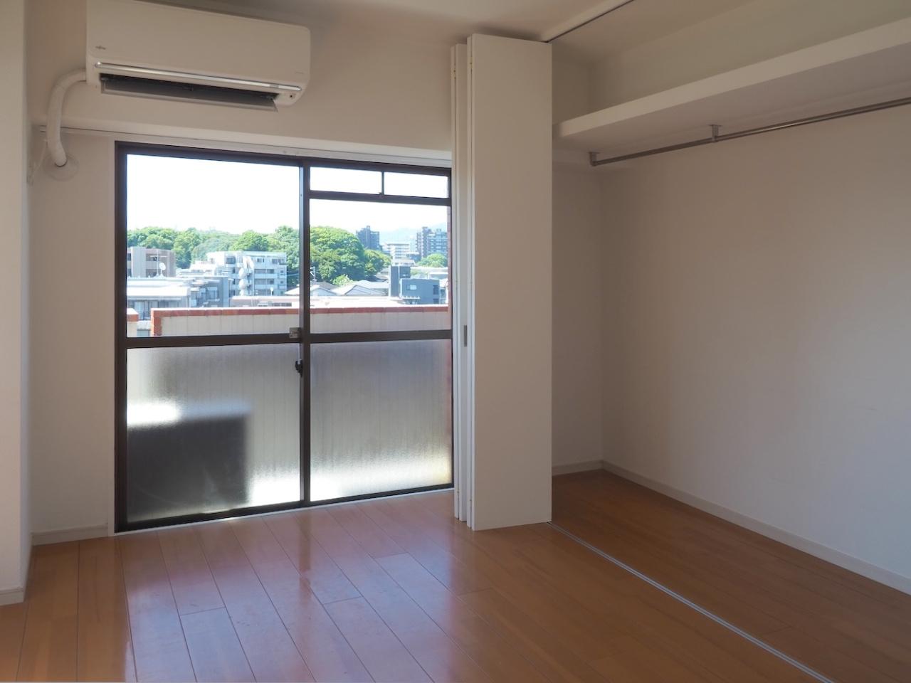 福岡市中央区赤坂の賃貸物件/洋室が2つ。収納もあります。