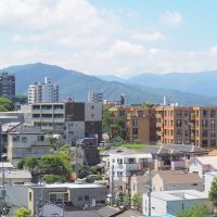 福岡市中央区赤坂の賃貸物件/遠くには油山の姿も。