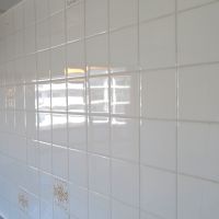 福岡市中央区赤坂の賃貸物件/なんとなく可愛いとオーナーもそのまま使用されているキッチンのタイル。