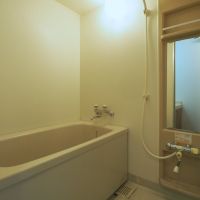 福岡市中央区六本松の賃貸物件/浴室は当時ものですがきれい。