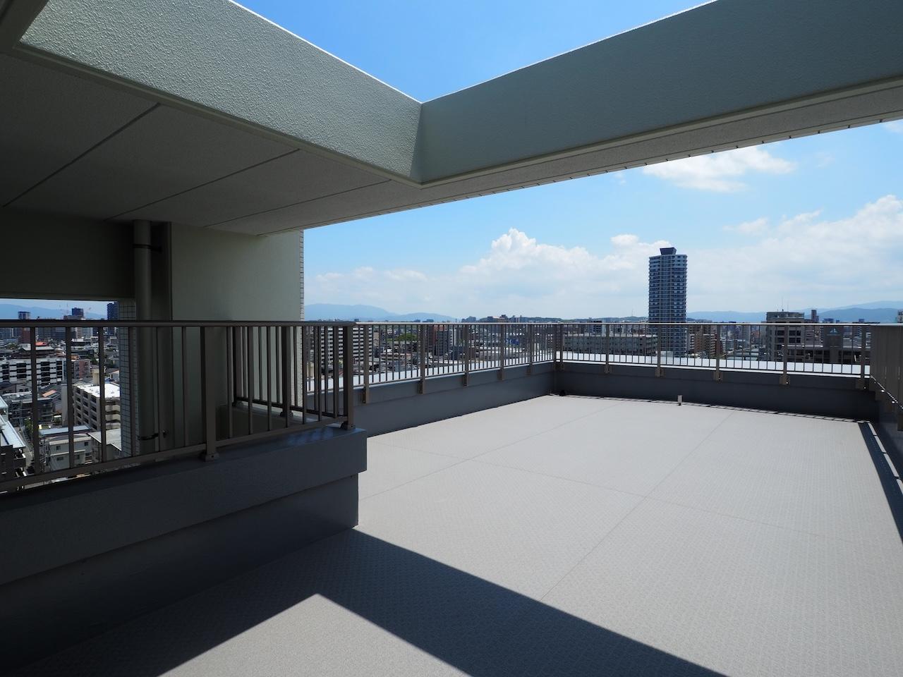 福岡市早良区西新の賃貸物件/そしてご褒美的な屋上テラス。