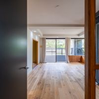 福岡市中央区平尾の売買物件/黒い建具が入るだけで、ぐっとシャープな印象に。