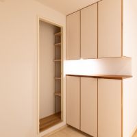 福岡市中央区平尾の売買物件/横にも収納が隠れています。