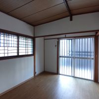福岡市中央区桜坂の賃貸物件/2階は洋室。窓が多く明るい。