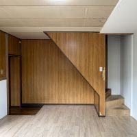 久留米市大橋町常持の売買物件/右側の階段から2階に登れます。