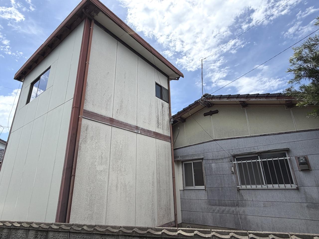 久留米市大橋町常持の売買物件/寄り添うように増築。