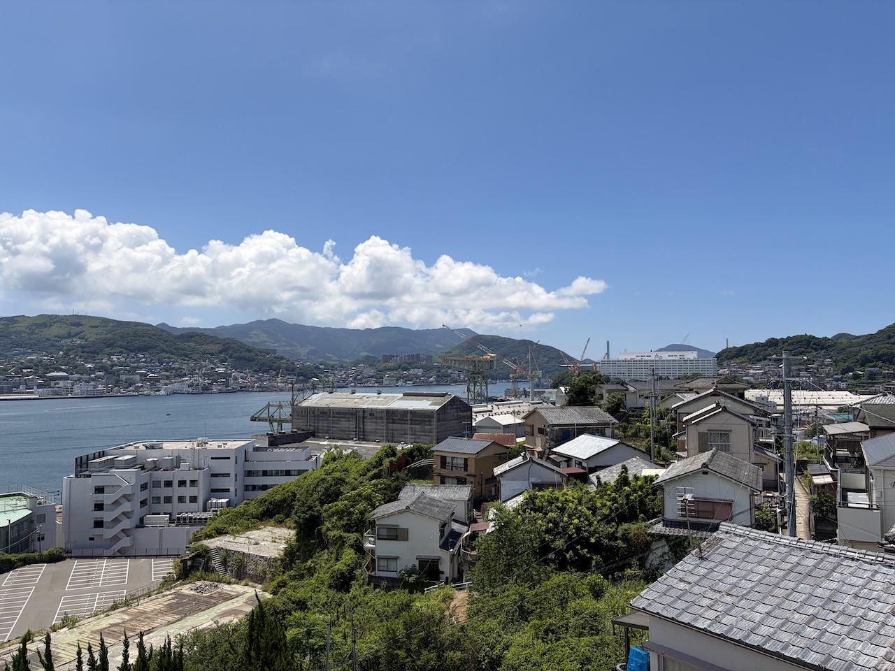 長崎県長崎市大鳥町の売買物件/どこを見ても抜けた眺望。夏には花火大会が見えるそう。