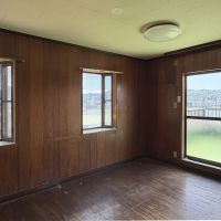 長崎県長崎市大鳥町の売買物件/2階洋室。こちらのお部屋からバルコニー出入り可能。
