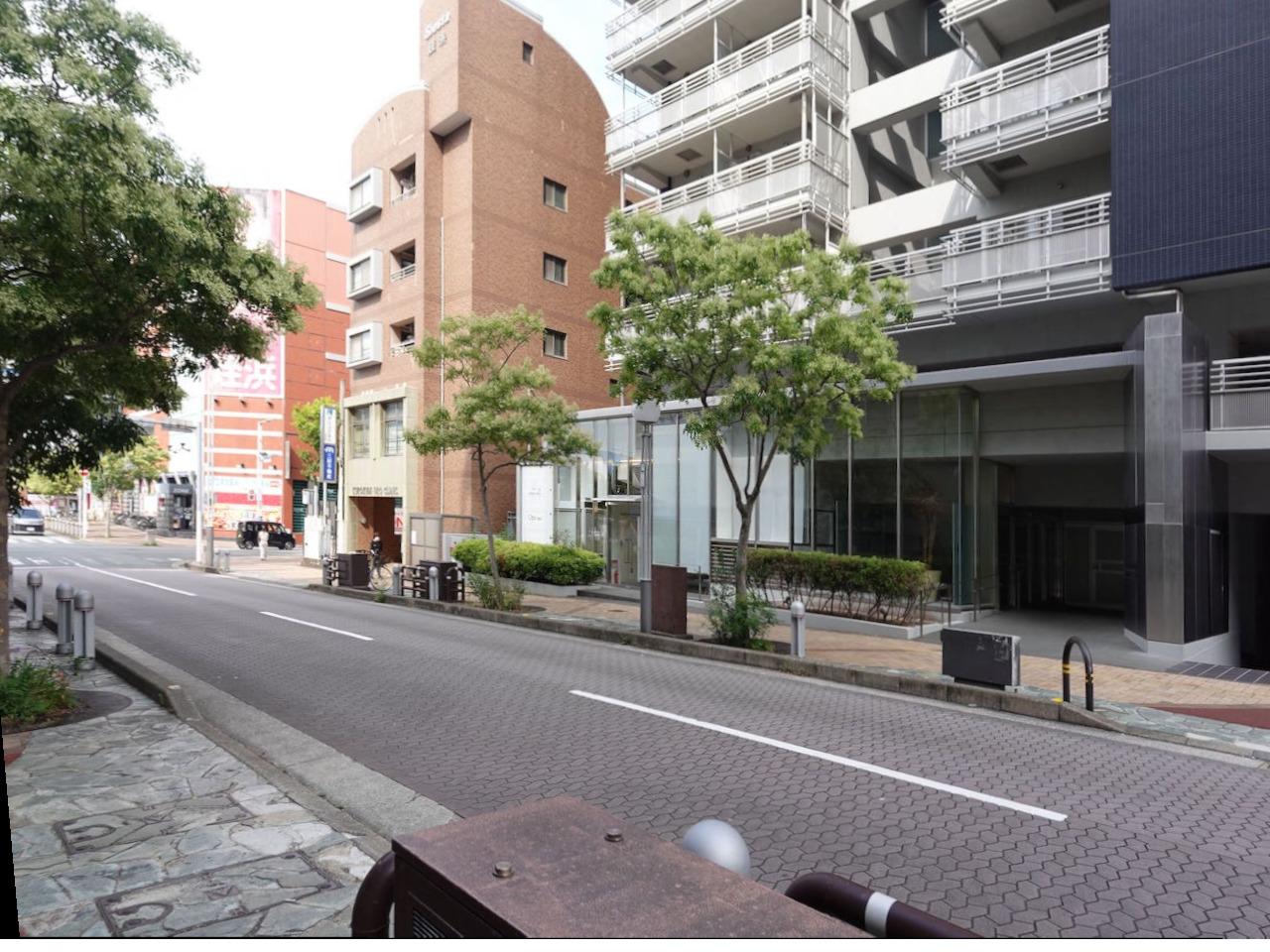 福岡市西区姪浜駅南の賃貸物件/マンションを出てすぐ、大通りの先に駅があります。