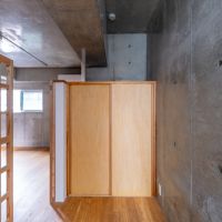 福岡市早良区 西新の賃貸物件/建具にも無垢材を。触れるところまで、ちゃんと木です。