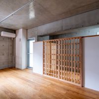 福岡市早良区 西新の賃貸物件/光が入ると、コンクリートの表情もいい感じ。





