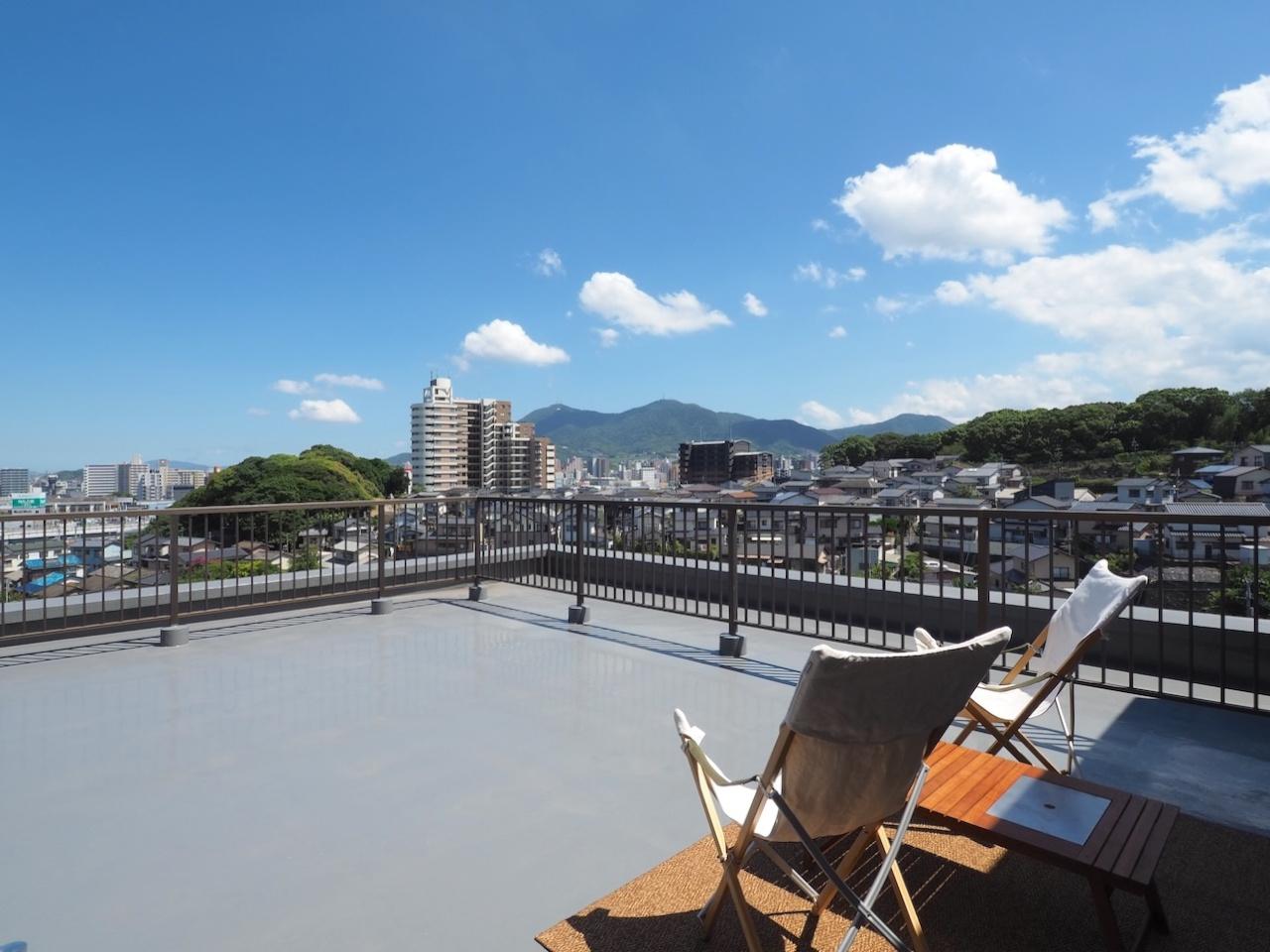 福岡県北九州市八幡西区瀬板の売買物件/58.92㎡のルーフバルコニー。椅子を一脚出しても、まだまだ余る広さです。