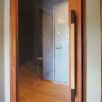 福岡県北九州市八幡西区瀬板の売買物件/ペーパーコードを巻いたドアの取っ手。思わず触って確かめたくなります。