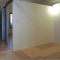 福岡市中央区梅光園団地の売買物件/床に残る色や張り方の違いも、この部屋の表情です。
