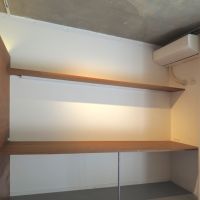 福岡市中央区梅光園団地の売買物件/窓辺のカウンター。読書や作業の場所によさそうです。