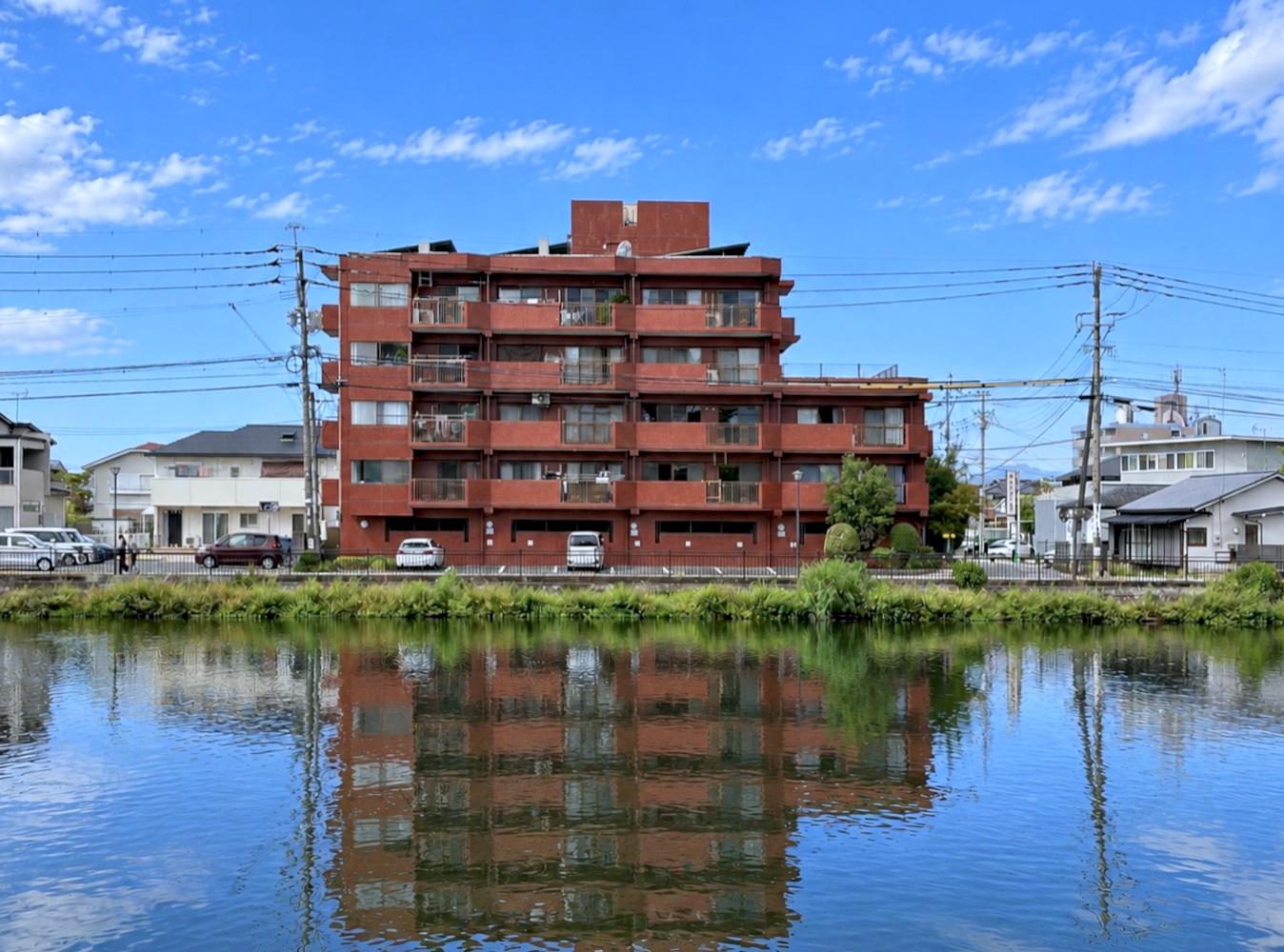 佐賀県佐賀市赤松町の売買物件/佐賀城のお濠に佇むマンション。