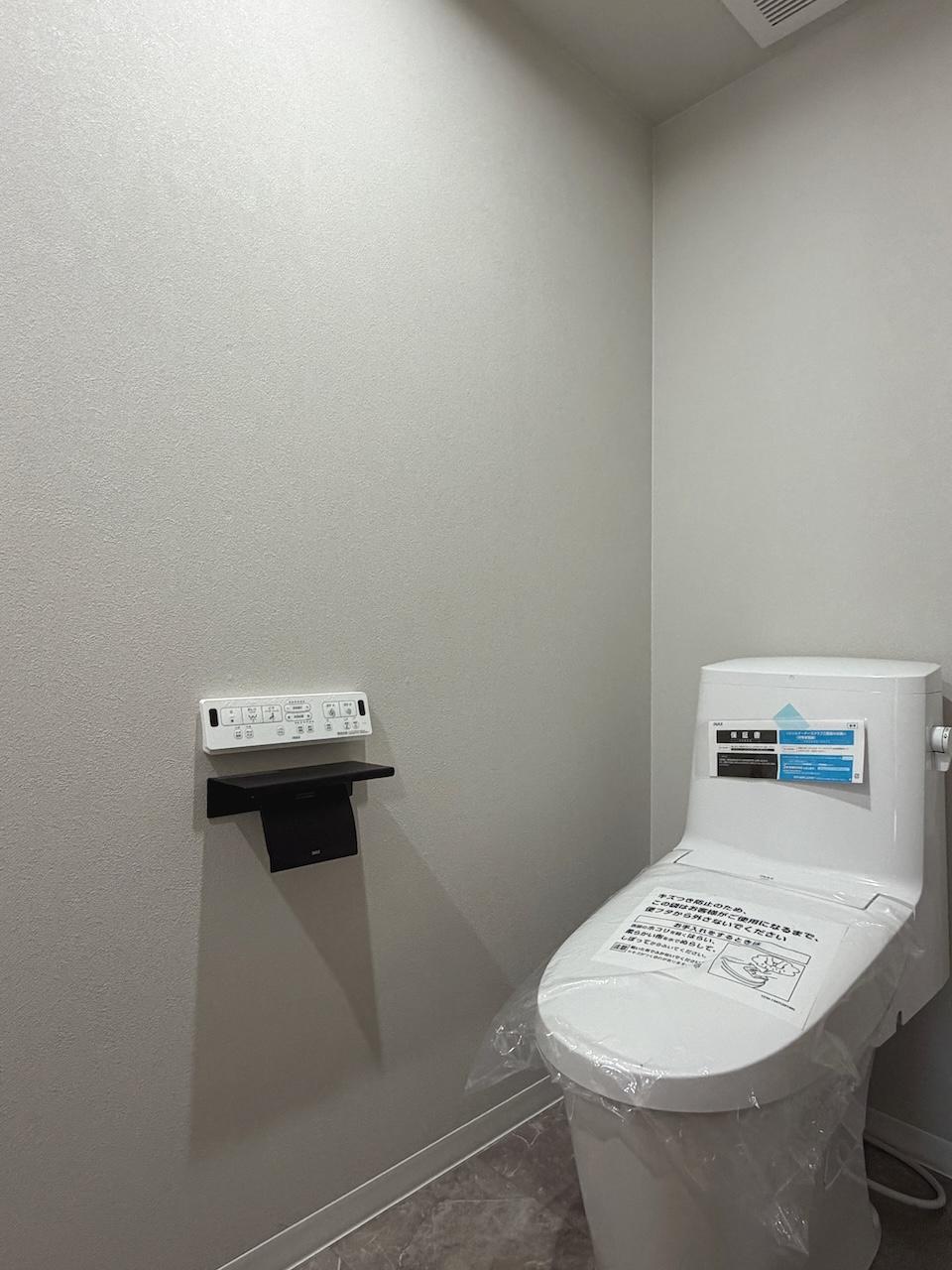 佐賀県佐賀市赤松町の売買物件/シンプルで清潔感のあるトイレ。