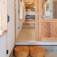 佐賀県佐賀市三瀬村の賃貸物件/ここから一段上がってプライベートな居住スペースへ。