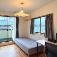 福岡県糸島市前原西の売買物件/洋室1。窓も大きく、隣の部屋と繋がるバルコニーも。
