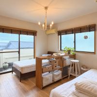 福岡県糸島市前原西の売買物件/洋室3。広め洋室。窓の外には単独のバルコニー。